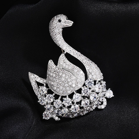Eleganter Kupfer Zirkonia Schwan Brosche Pin Für Damen Versilbert Tierform Brustnadel Für Bankett Hochzeit Party Kleidung Schmuck