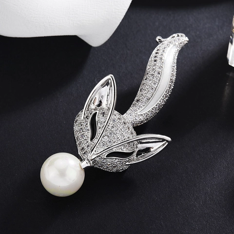 Lindo Broche de Animal Zorro de Cobre con Circonia y Perla Artificial Color Plateado Pin Elegante para Traje Abrigo Mujer
