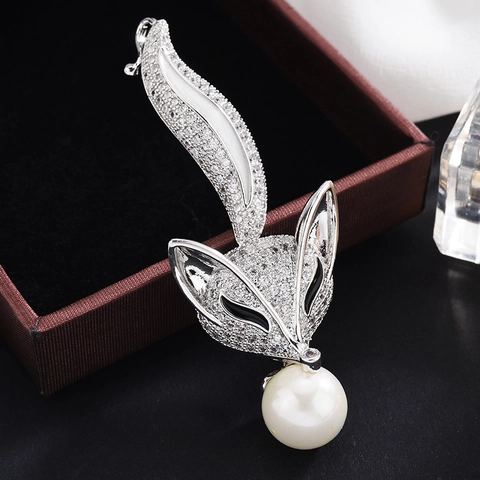 Lindo Broche de Animal Zorro de Cobre con Circonia y Perla Artificial Color Plateado Pin Elegante para Traje Abrigo Mujer