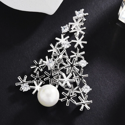 Spilla ad Albero di Natale in Stile Coreano Alla Moda Con Perla Artificiale Zirconia Intarsiata Design a Fiocco di Neve Spilla Argento Donna