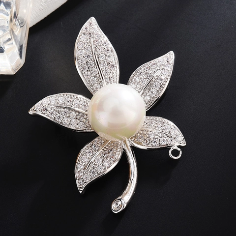 Elegante Spilla in Rame a Forma di Fiore e Foglia Con Perla Artificiale Strass Intarsiato Gioielli di Moda per Donna Regalo