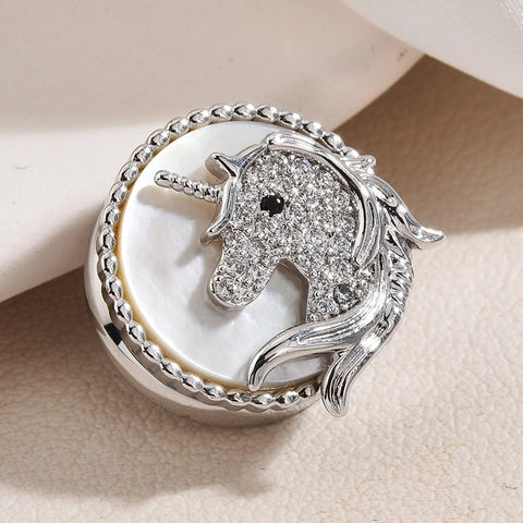 Broche Magnético de Cobre Color Plata Unicornio con Strass y Decoración de Nácar Artificial Joyería para Mujer