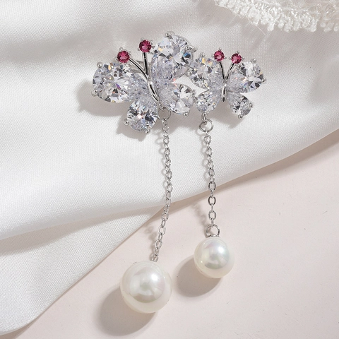 Elegante Spilla a Farfalla in Rame con Nappina in Strass e Spilla a Fiore con Perla Artificiale per Donna Abito Cappotto Gioielli di Moda
