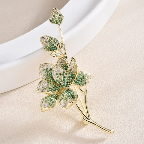 High End Elegant Zirconia Flower Brooch For Women Copper Plant Chest Pin For Wedding Party Suit Jacket Jewelry Gift