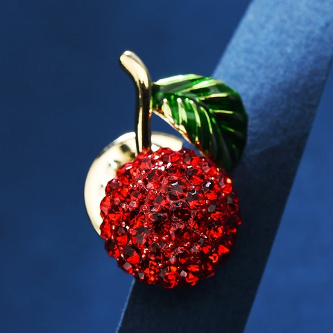 Squisita Spilla a Ciliegia in Strass per Donna Moda Frutta Corsage Base in Rame Oro Foglia di Smalto Verde Regalo