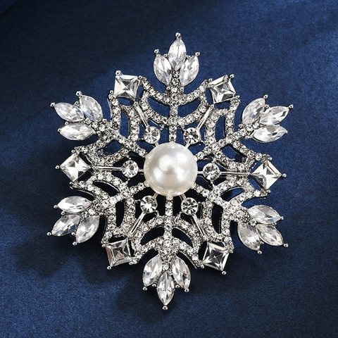 Elegante Spilla a Fiocco di Neve alla Moda da Donna in Lega con Perla Artificiale e Strass Gioielli Natalizi per Cappotto e Abito