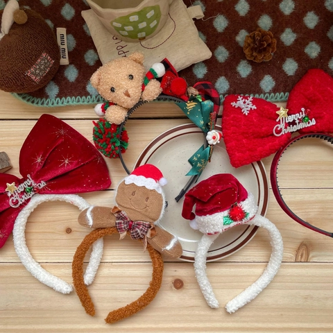 Serre-Tête de Noël Doux pour Enfants Femmes Paillettes Bois de Renne Nœud Bonhomme Pain Épices Ours en Peluche Accessoires Cheveux Fête