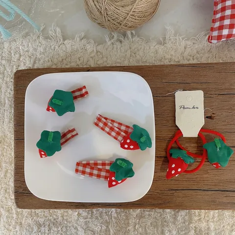 Accessoires de Cheveux Fraise en Tissu pour Enfants Barrettes à Carreaux Rouges Élastiques pour Petites Filles Décoration