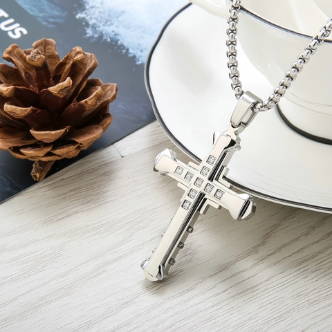 Collier Pendentif Croix en Acier Inoxydable 316L pour Hommes avec Zirconium Incrusté Bijoux Hip Hop Couleur Argent