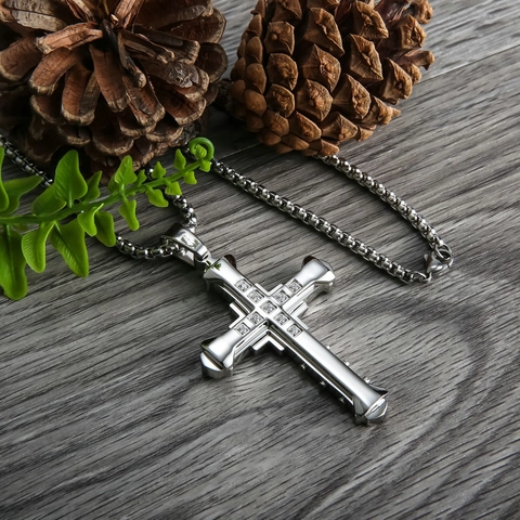 Collier Pendentif Croix en Acier Inoxydable 316L pour Hommes avec Zirconium Incrusté Bijoux Hip Hop Couleur Argent