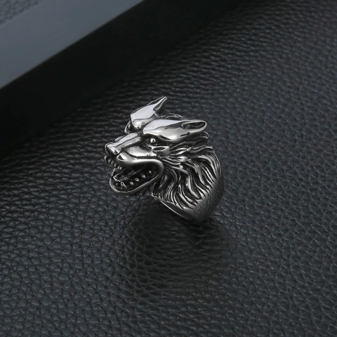 Vintage Wolf Head Stainless Steel Ring For Men Retro Gothic Punk Animal Biker Style Heavy Metal Statement Finger Ring Jewelry