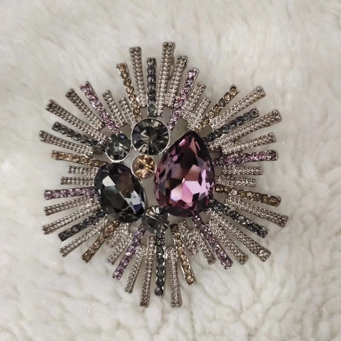 Vintage Luxurious Radial Crystal Brooch For Women Gold Silver Plated Alloy Rhinestone Sunburst Pin For Suits Banquet Wedding Jewelry