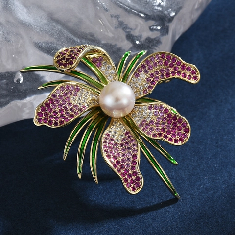 Elegante Spilla a Forma di Orchidea Con Zircone Perla Artificial Fiore Viola Smalto Placcato Oro per Donna Gioielli per Abiti Festa