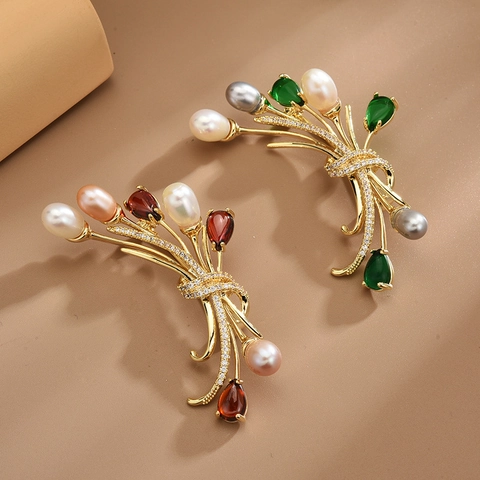 Elegante Spilla a Bouquet di Fiori in Rame Con Perla Artificiale e Strass Accessori per Abbigliamento Donna Gioielli per Feste