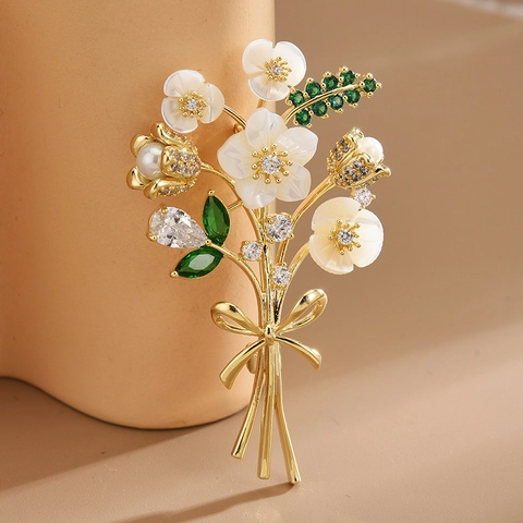 Spilla Bouquet Di Fiori In Madreperla Placcata Oro Rame Zirconia Strass Con Fiocco Per Gioielli Da Donna Festa Matrimonio