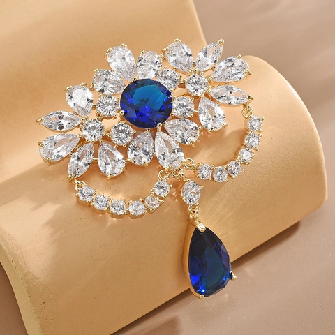 Spilla Floreale Vintage di Lusso per Donna in Rame Con Strass Intarsiati Fiore e Ciondolo a Goccia Accessorio di Gioielleria