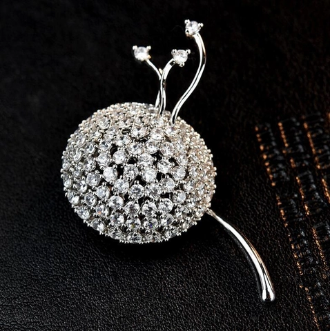 Exquise Paardenbloem Broche Speld Voor Vrouwen Luxe Koper Zirconia Ingelegde Zilveren Toon Corsage Mode Sieraden Accessoire