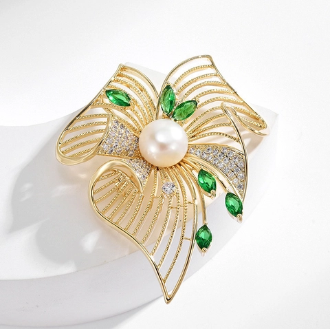 Spilla a Fiore Verde Smeraldo Vintage in Lega Placcata Oro Zircone Perla Artificial Spilla per Matrimonio Banchetto Accessori Donna
