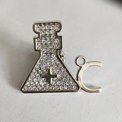 Spilla a Forma di Beuta da Laboratorio con Strass per Donna Elegante Spilla da Bavero a Tema Chimico Medico in Lega di Alta Qualità