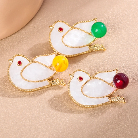 Elegant Copper Zirconia Bird Brooch With White Mother Of Artificial Pearl Inlay Vintage Animal Pin For Women Fashion Dress Jewelry