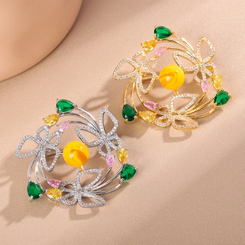 Elegante Spilla Ghirlanda di Farfalle Con Zirconia Colorata E Perla in Resina per Donna Accessori per Abiti da Banchetto