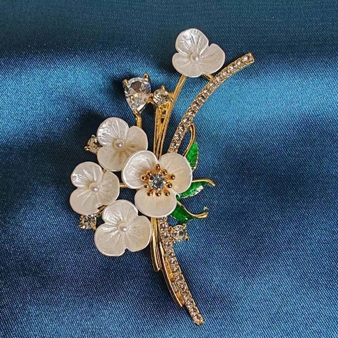 Vintage Elegant Flower Brooch Pin Zinc Alloy Rhinestone Artificial Pearl Floral Clothes Corset Accessory For Women Jewelry
