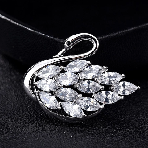 Elegante Spilla a Cigno Argento Con Intarsio in Zirconia Marquise Design Animale Sofisticato per Donna Completi Blazer Gioielli