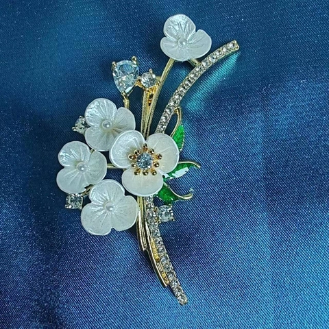 Vintage Elegant Flower Brooch Pin Zinc Alloy Rhinestone Artificial Pearl Floral Clothes Corset Accessory For Women Jewelry