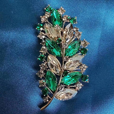 Lussuosa Spilla a Foglia in Lega di Zirconia per Donna Spilla per Abito a Forma di Piuma in Cristallo Verde Accessorio Gioielli di Moda