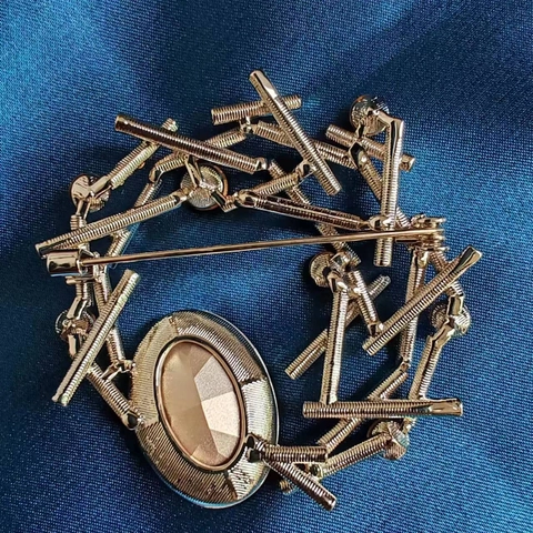 Elegant Alloy Purple Zirconia Brooch High-End Geometric Ring Brooch Inlaid Crystal Corsage Accessory For Coat Suit Women Fashion Jewelry