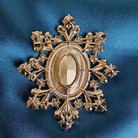 Vintage Palast-Stil Lila Zirkonia Brosche High End Luxus Legierung Eingelegte Strass Corsage Pin Für Damen Hochzeit Schmuck