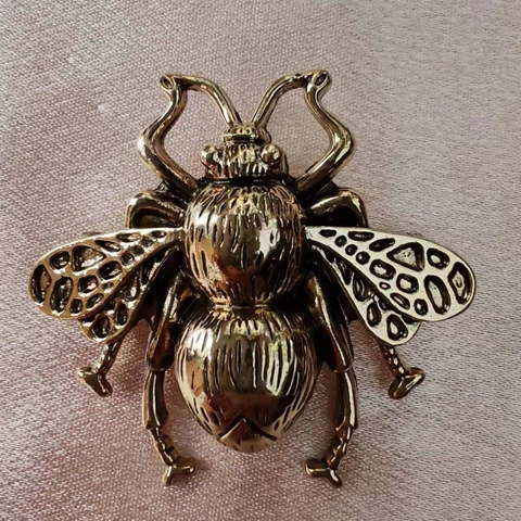 Broche de Abeja de Aleación de Zinc Oro Vintage para Mujer Corsage en Forma de Animal Hueco de Alta Calidad para Chaqueta
