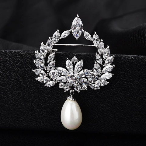 Elegante Broche de Cobre Con Circonia y Perla Artificial para Mujer Forma de Flor de Gota Accesorios de Vestido de Novia y Banquete