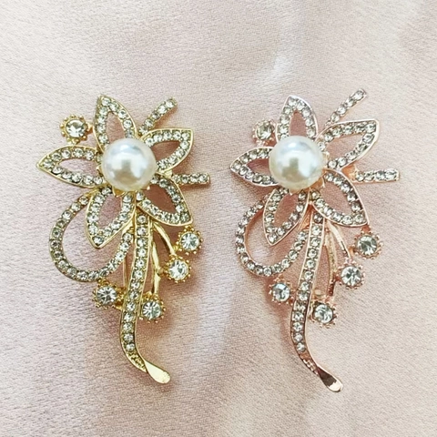Elegante Spilla a Fiore da Donna in Lega con Perla Artificiale e Strass Intarsiati Spilla Floreale di Lusso per Matrimonio Festa Gioielli