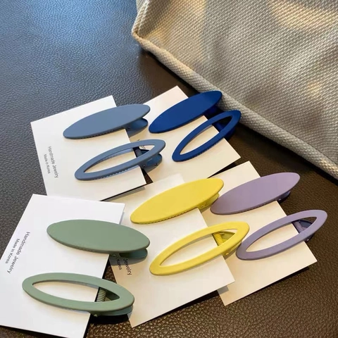 Matte Oval Hair Clips Korean Style Lacquer Metal Duckbill Clips Solid And Hollow Frame Hairpins For Women Styling Accessories