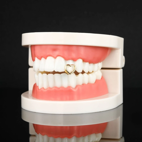 Hip Hop Single Heart Hollow Tooth Grillz Copper Zircon Gold Silver Plated Halloween Cosplay Grillz Personalized Teeth Jewelry