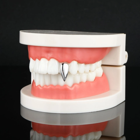 Hip Hop Vampier Slagtand Enkele Tand Grillz Goud Zilver Verguld Koper Zirconia Tanden Grill Sieraden Voor Halloween Feest Unisex
