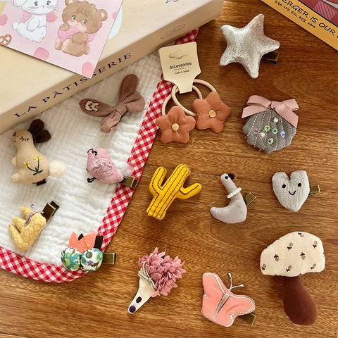 Barrettes à Cheveux en Tissu Fait à la Main Mignonnes Dessins Animés Animaux Floraux Pinces Bec de Canard Style Coréen Accessoires de Coiffure Pour Enfants Filles