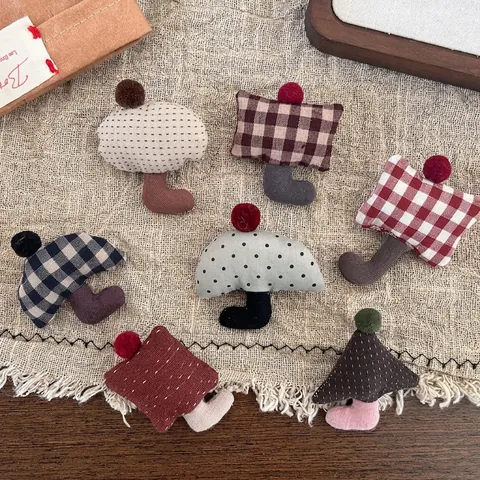 Süße Cartoon Pilz Regenschirm Stoffbrosche Handgefertigte Pompon Stoff Accessoires Für Mädchen Kleidung Taschen Socken Deko