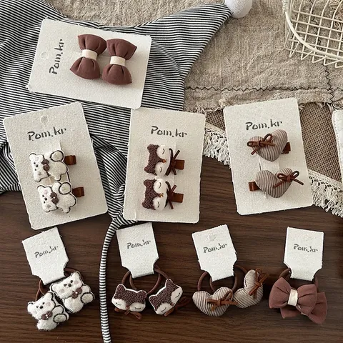 Set di Accessori per Capelli per Bambini in Dolce Stile Coreano Fiocco in Tessuto Cuore Peluche Orso Volpe Mollette e Elastici