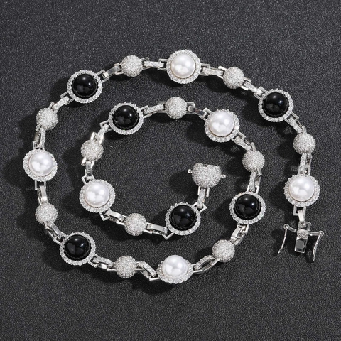 Collar Hip Hop de Cobre con Perlas Artificiales y Circonia para Hombre Mujer Cuentas Blanco y Negro Color Plata Joyería Micro Pave