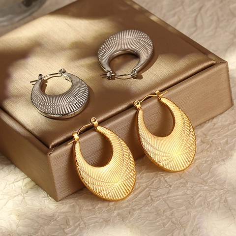 Stainless Steel Hoop Earrings For Women 18K Gold Plated U-Shaped Geometric Radiating Texture Lightweight Luxury Style Jewelry
