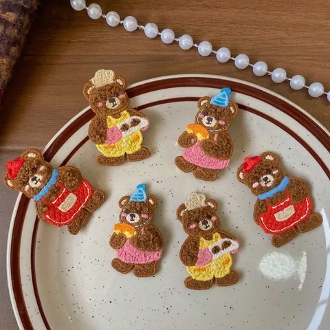 Koreanischer Stil Herbst Winter Süße Bär Stickerei Haarspangen Für Kinder Mädchen Handgefertigte Stoff Haarnadeln Süße Tier Muster Seite Clip Schmuck
