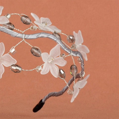 Cerchietto Floreale da Sposa Fatto a Mano per Donna Elegante Cerchietto con Fiori in Acrilico e Perle Artificiali Accessori per Capelli