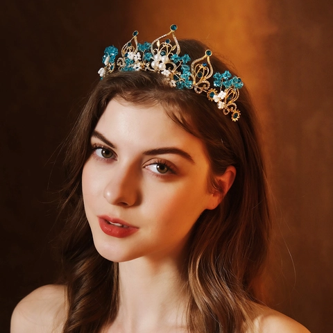 Baroque Retro Luxury Gold Alloy Crown Tiara With Blue Rhinestones Artificial Pearls Bridal Wedding Hair Accessory Women Jewelry