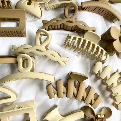 Women Matte Geometric Hair Claw Clips Minimalist Resin Shark Clips Large Solid Color Hairpins Daily Styling Accessories