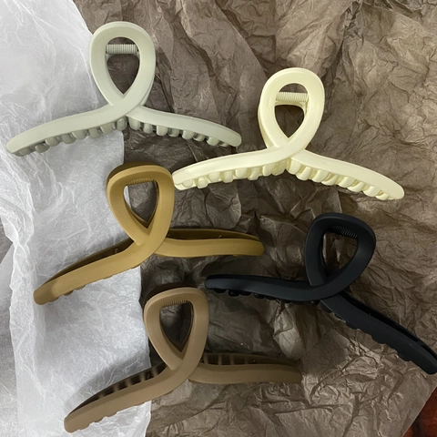 Große Matte Kunststoff Haarklammer Minimalistisch Geometrisch Kreuz Design Sicherer Halt Haarschmuck Für Damen Dickes Haar