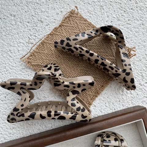 Pinza per Capelli con Stampa Leopardata in Plastica Geometrica Stella Triangolo Fiocco Accessori per Capelli Donna Elegante
