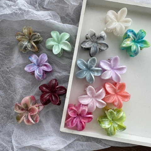 Flower Hair Claw Clip Marble Pattern Small Plumeria Hair Catch Barrette Sweet Elegant Styling Hair Accessories For Women