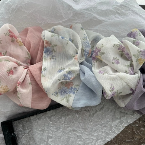 Scrunchie Grande con Cuciture Floreali Vintage Donna Fascia per Capelli Elastica in Tessuto Plissettato Fatta a Mano